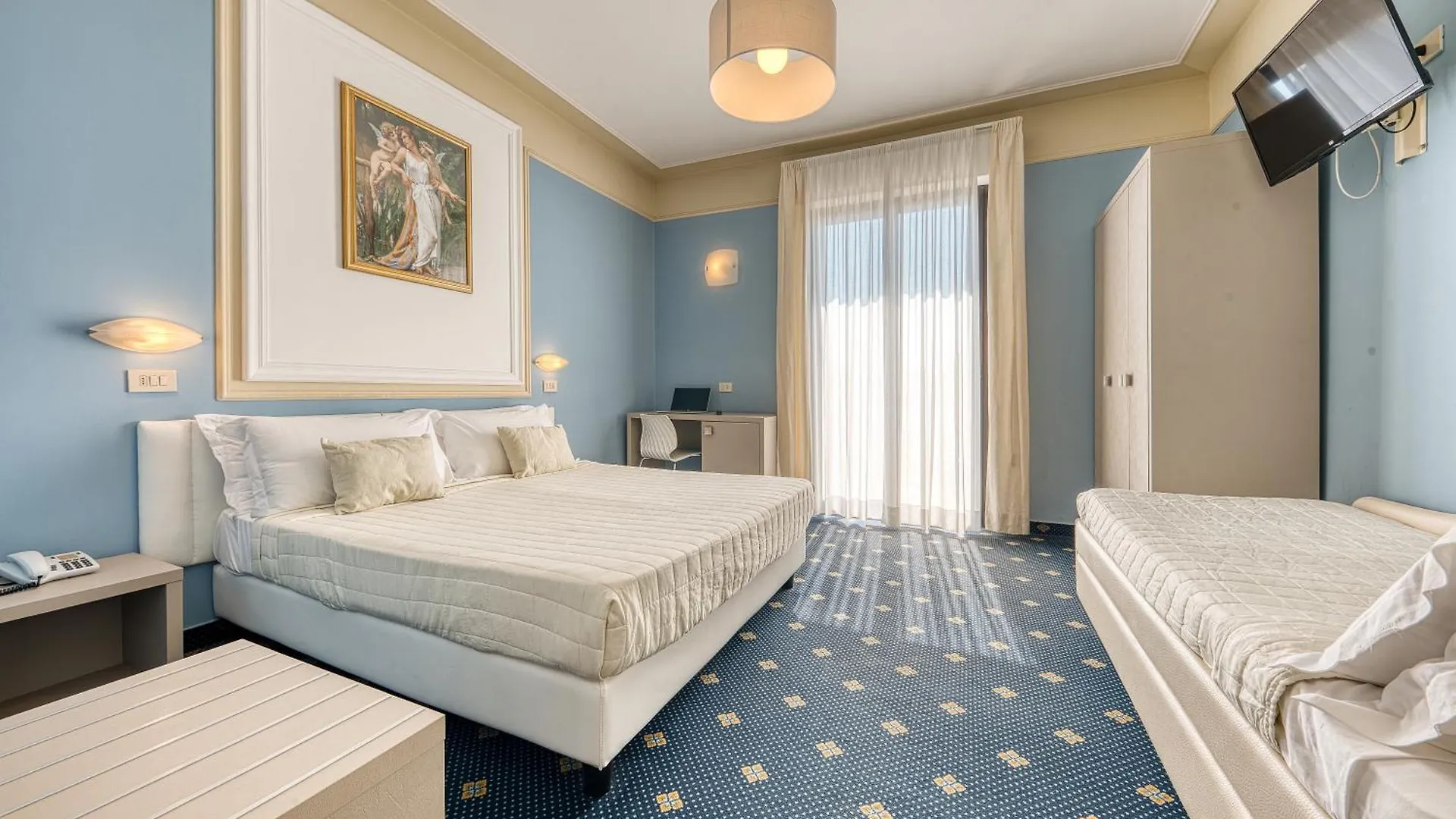 Hotel Augustus Rimini 3*,